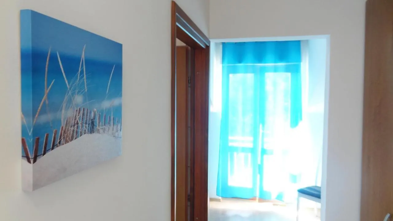 Cute Apartments Near The Sea Slatine