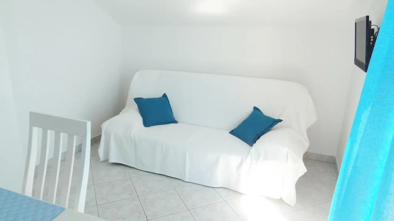 Cute Apartments Near The Sea Slatine