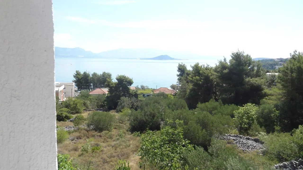 Cute Apartments Near The Sea Slatine