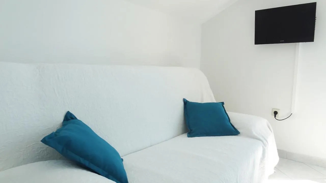 Cute Apartments Near The Sea Slatine