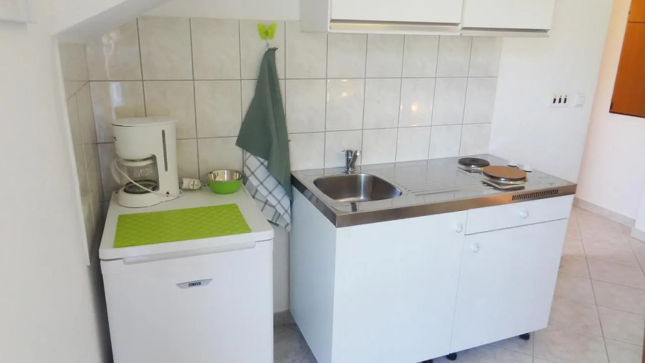 Cute Apartments Near The Sea Slatine 0*,