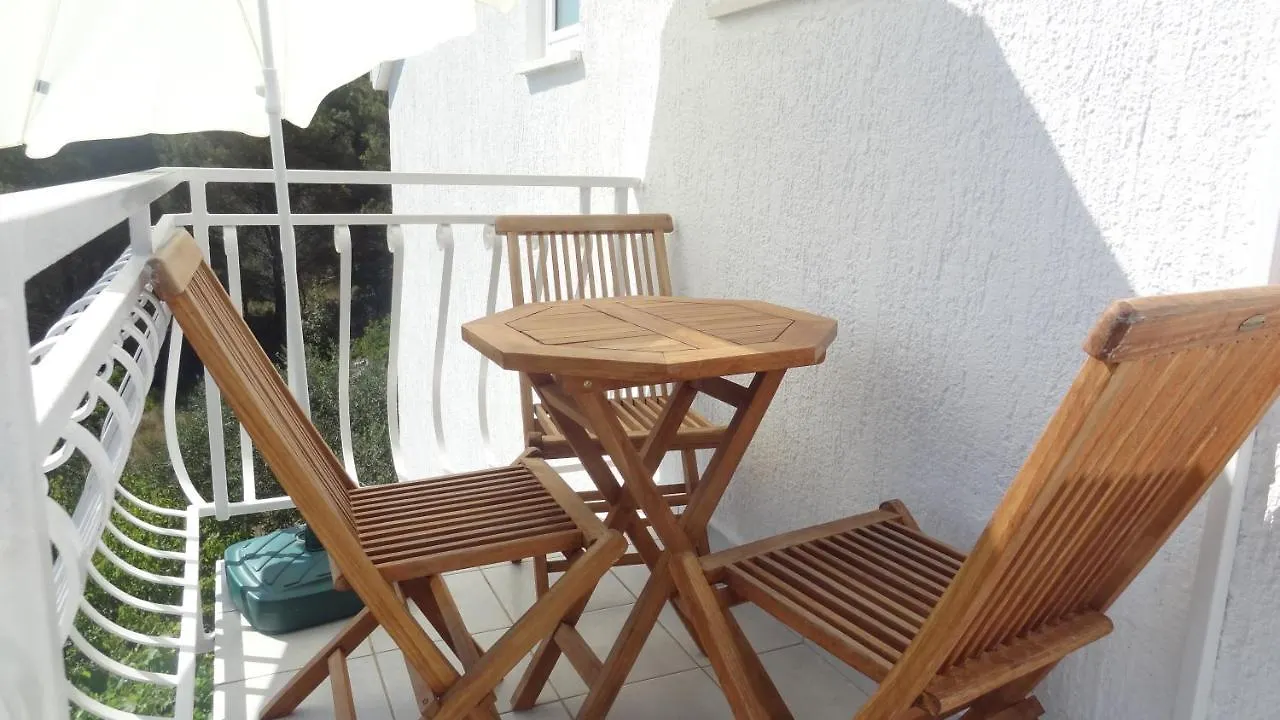 Cute Apartments Near The Sea Slatine